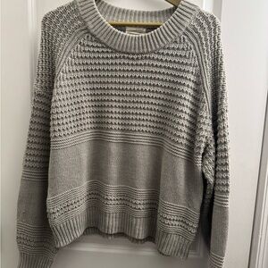 Universal Thread Light Gray Textured Crewneck Sweater